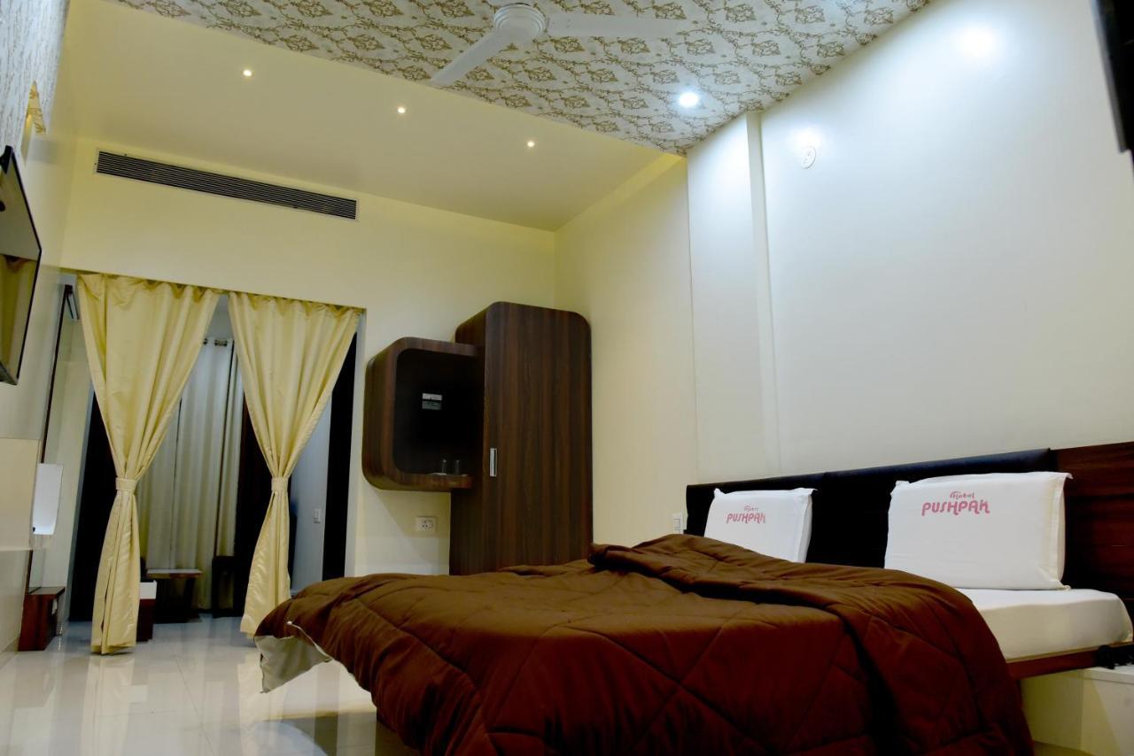 Hotel Pushpak Satara Extérieur photo