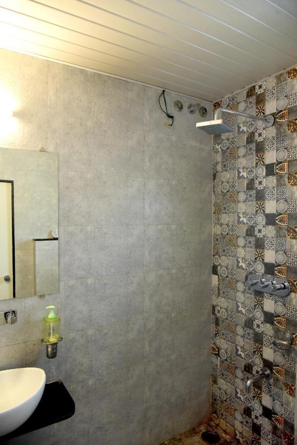 Hotel Pushpak Satara Extérieur photo